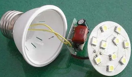 Seramik Kapasitörlerin Tanımlama Yöntemleri ve Ana Kullanımları Nelerdir?